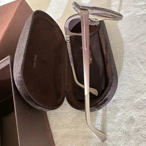 Tom Ford - Unworn - Picture 10 of 10